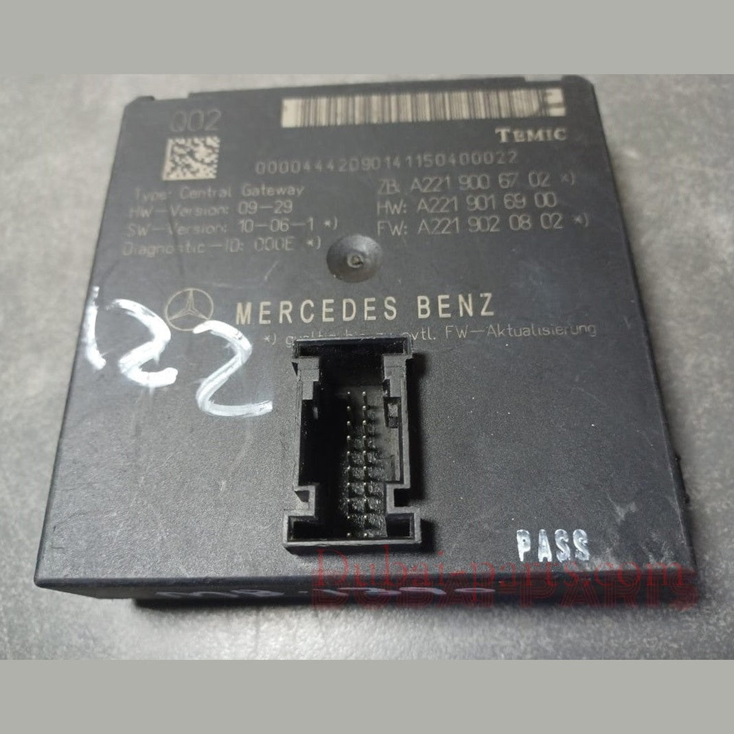 07-13 Mercedes W221 S550 S63 Central Gateway Control Module A221 9006702 OEM