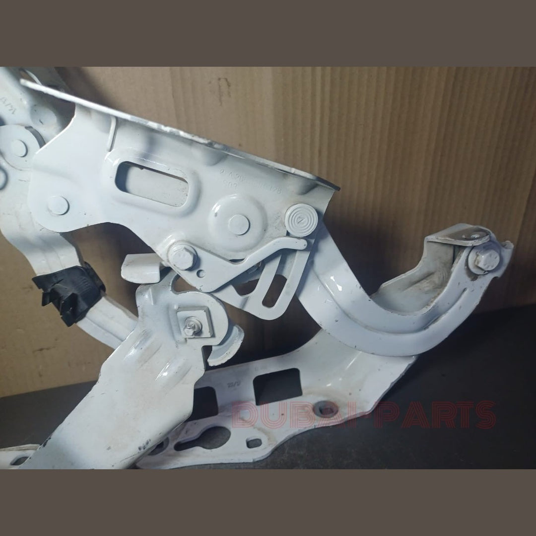 2015-2020 MERCEDES-BENZ C-CLASS W205 DRIVER/PASSENGER LEFT/RIGHT HOOD HINGE BRACKET WHITE SET