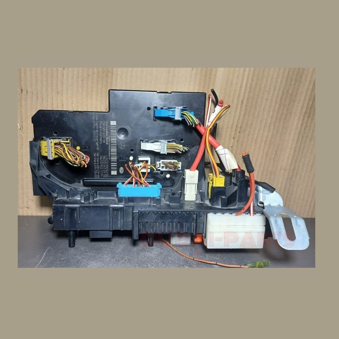 2010-2015 Mercedes W212 E350 Rear Fuse Junction Box SAM Relay Control Module A212 9004001 OEM