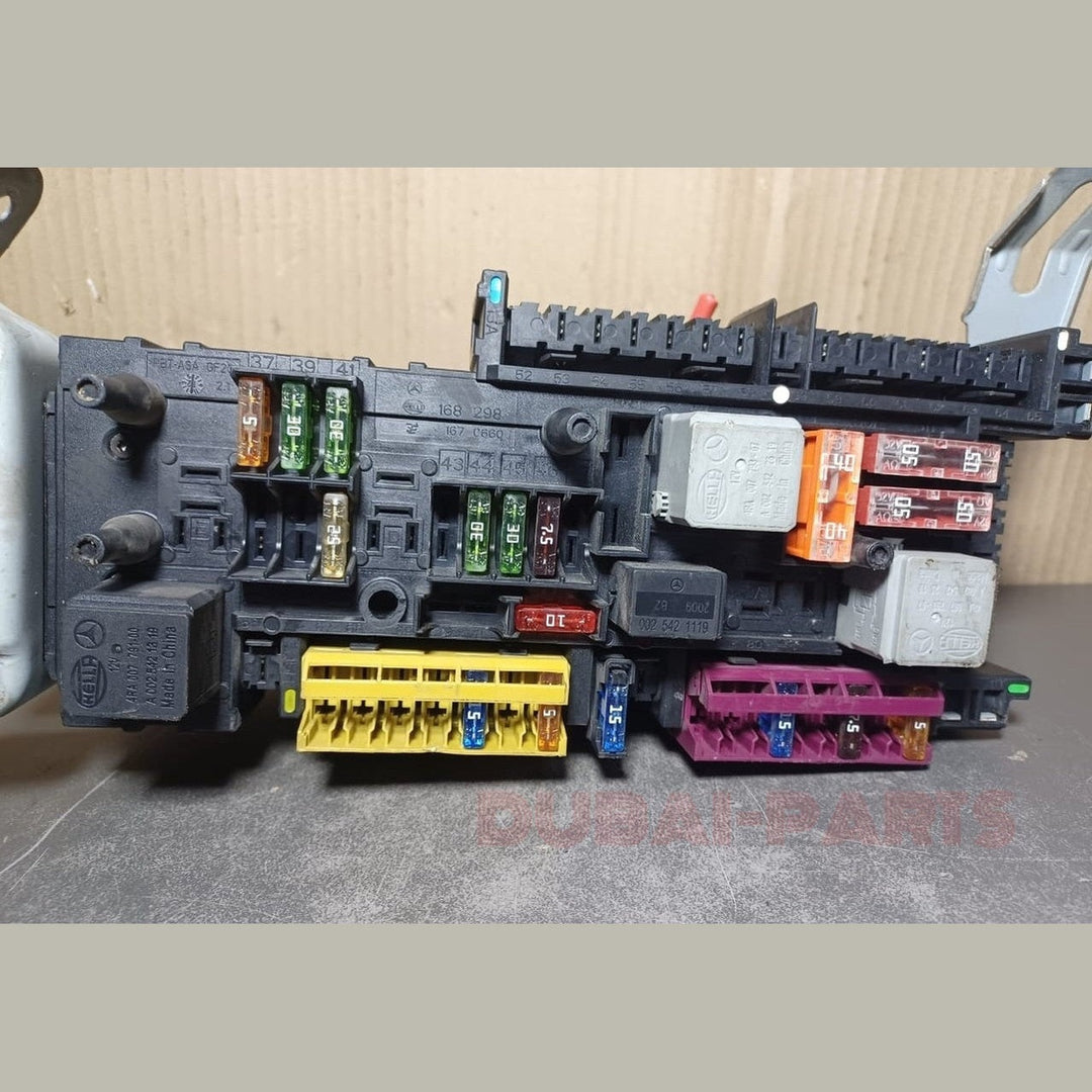 2010-2015 Mercedes-Benz W212 E350 Rear Fuse Junction Box SAM Relay Control Module A212 9004901 OEM