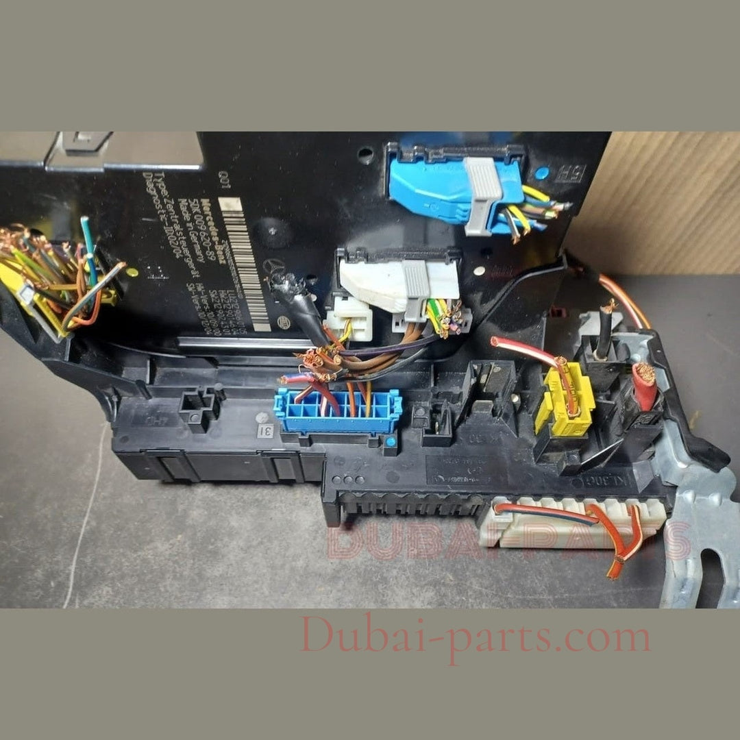 2010-2016 Mercedes-Benz W212 E350 E550 Rear Fuse Relay Box SAM Assembly A212 9000105 OEM