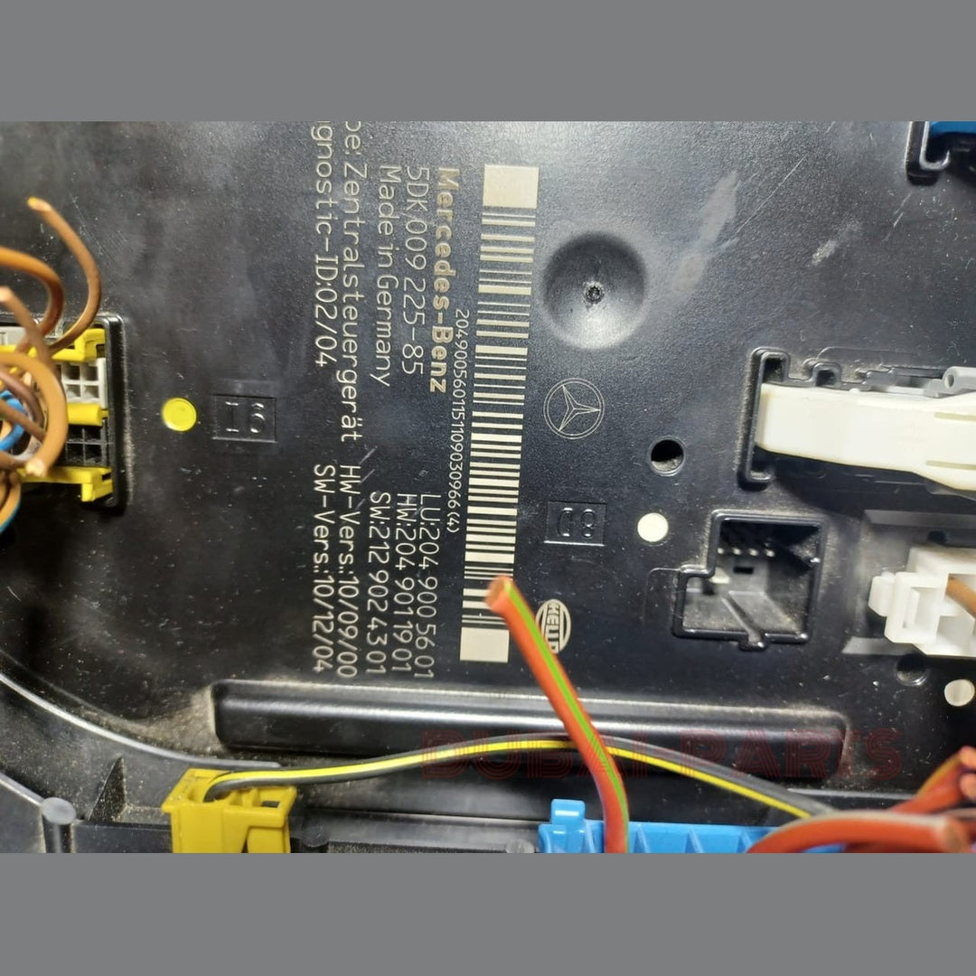 2012-2014 Mercedes-Benz W204 C250 C300 C350 Rear SAM Relay Fuse Box Assembly A204 9005601 OEM