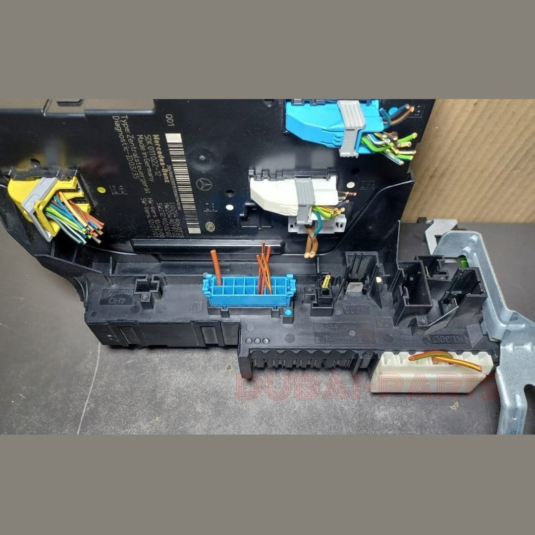 2010-2014 Mercedes-Benz C-Class W204 C250 C300 C350 Rear SAM Relay Fuse Box Assembly A204 9060305 OEM