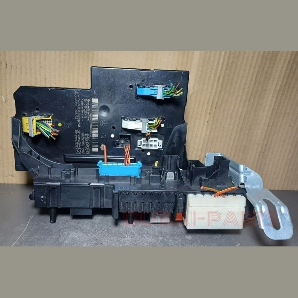 2010-2014 Mercedes-Benz C-Class W204 C250 C300 C350 Rear SAM Relay Fuse Box Assembly A204 9060305 OEM