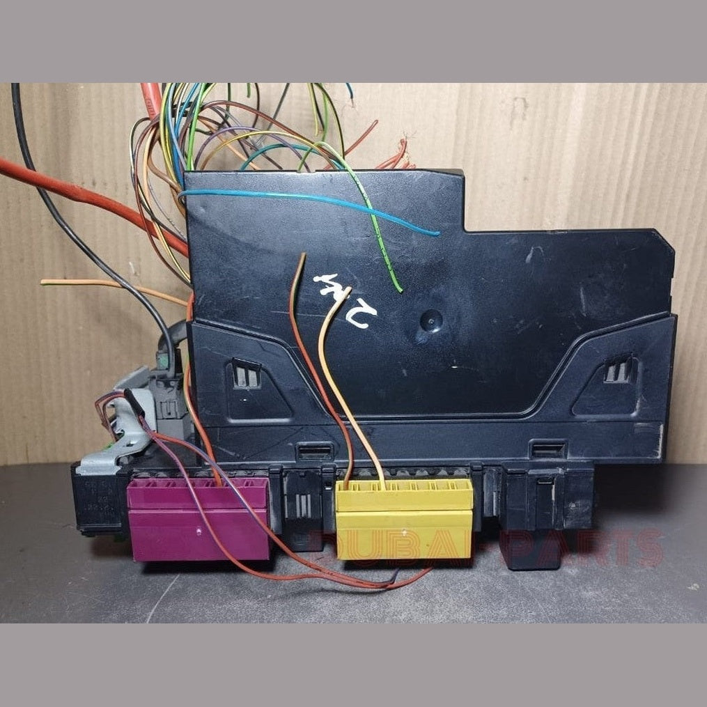 Mercedes-Benz C-Klasse W204 C250 C300 C350 (2010–2014) – Relais- und Sicherungskasten für das hintere SAM-Modul A204 9060205 (OEM)