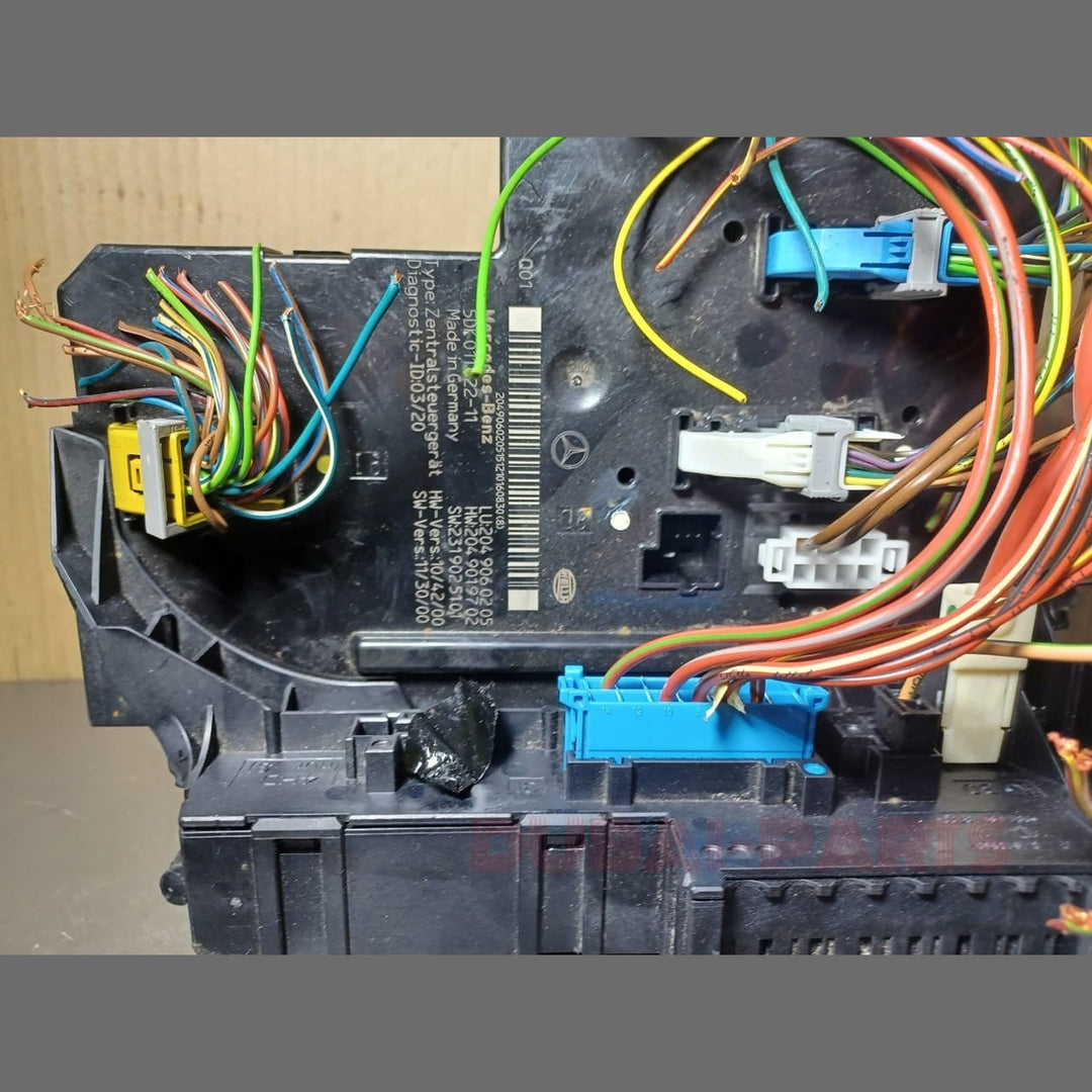 Mercedes-Benz C-Klasse W204 C250 C300 C350 (2010–2014) – Relais- und Sicherungskasten für das hintere SAM-Modul A204 9060205 (OEM)