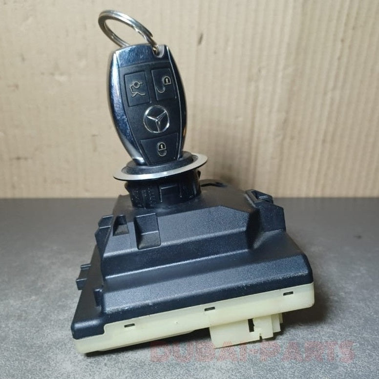 2017 MERCEDES-BENZ W205 C-CLASS IGNITION START STOP SWITCH MODULE BUTTON WITH KEY OEM