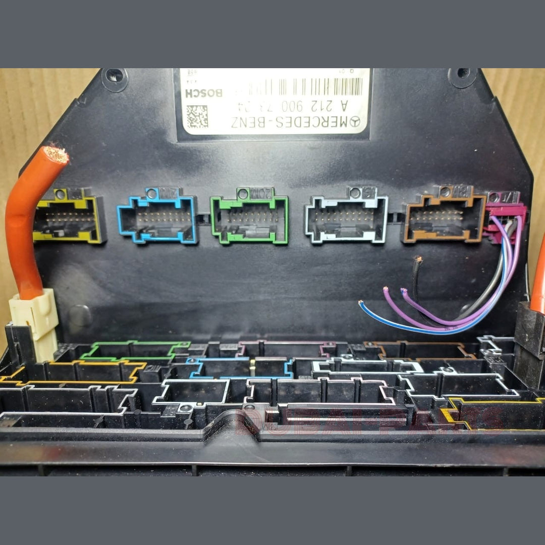 2008-2016 Mercedes-Benz W204 C300 W212 E350 Front SAM Module Relay Fuse Box A212 9007324 OEM