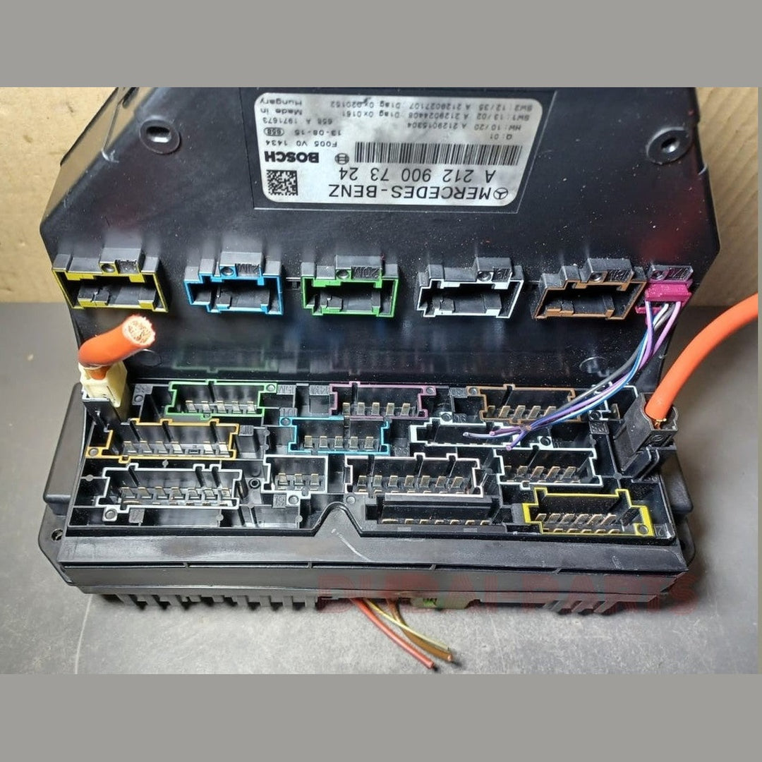 2008-2016 Mercedes-Benz W204 C300 W212 E350 Front SAM Module Relay Fuse Box A212 9007324 OEM