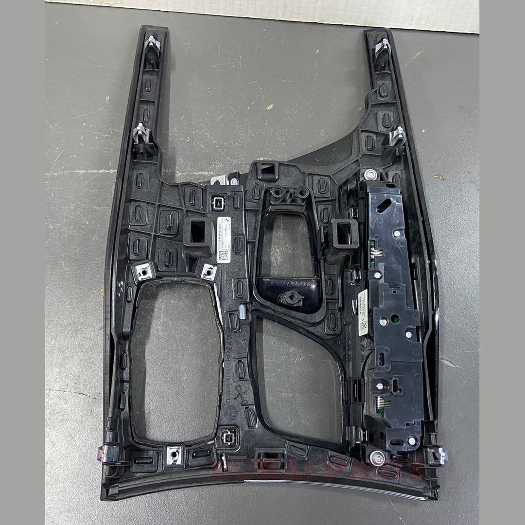 OEM BMW 5 SER G30 G31 G32 INTERIOR CENTRE CONSOLE TRIM PIANO BLACK RHD 8071621 USED ITEM