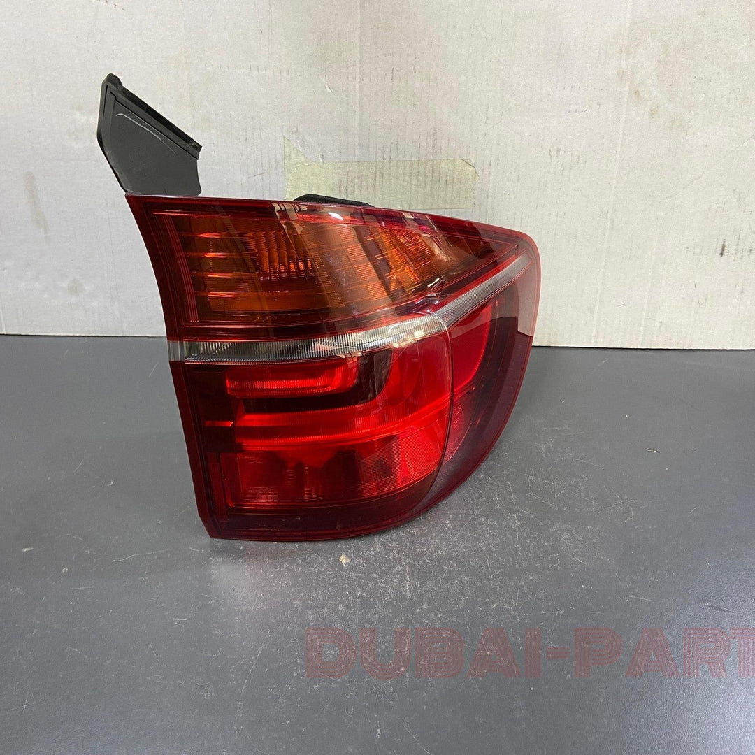 OEM BMW X5 E70 Xdrive30d M Sport 2012 Rear Tail Light Right Side 7227790 USED ITEM