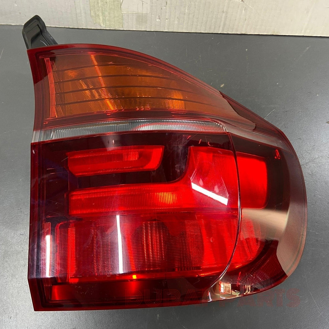 OEM BMW X5 E70 Xdrive30d M Sport 2012 Rear Tail Light Right Side 7227790 USED ITEM
