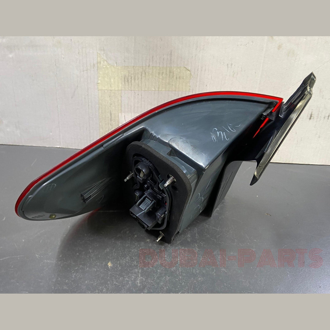 OEM BMW X5 E70 Xdrive30d M Sport 2012 Rear Tail Light Right Side 7227790 USED ITEM