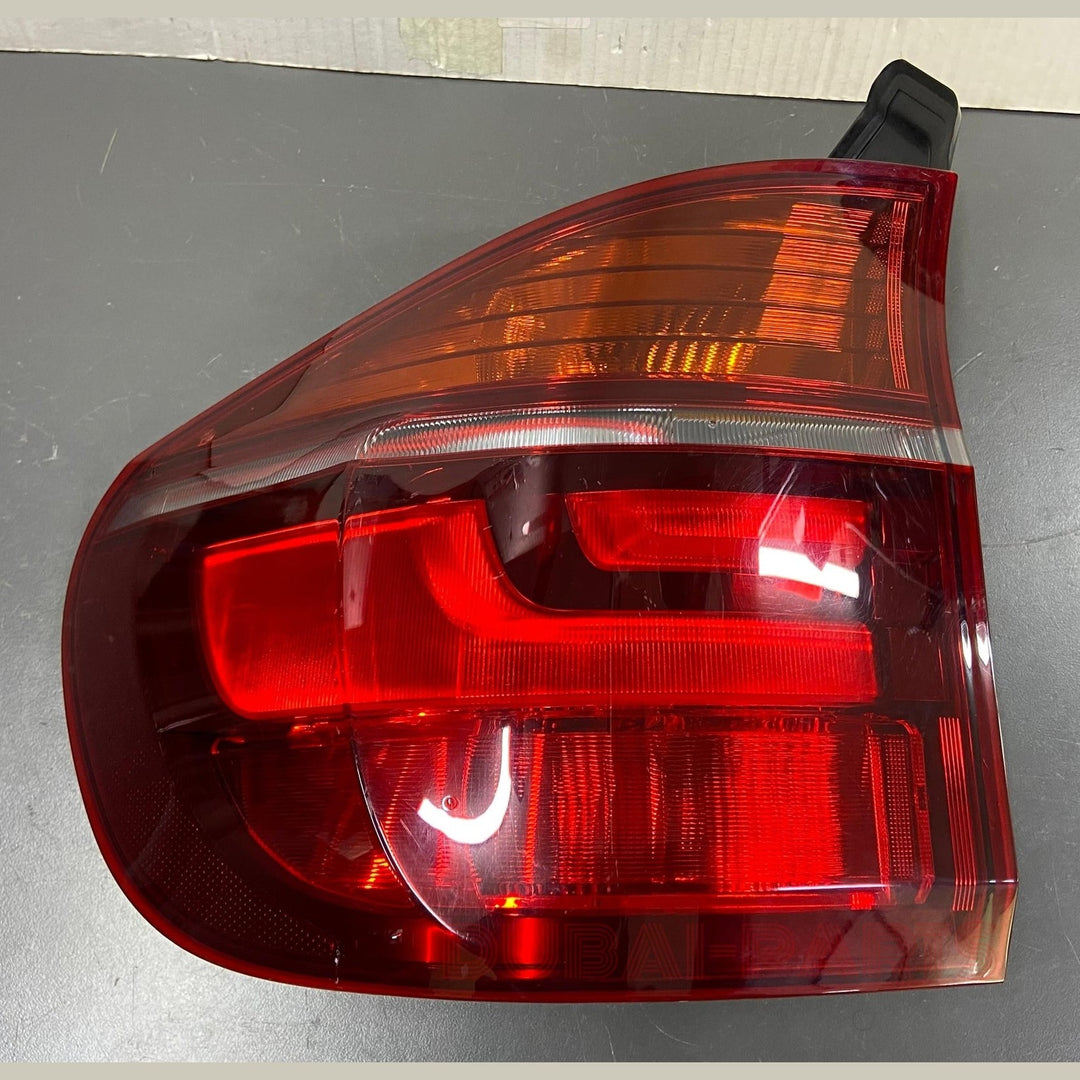 OEM BMW X5 70 Rear Taillight Back Left Passenger N/S Side LCI 7227789 USED item