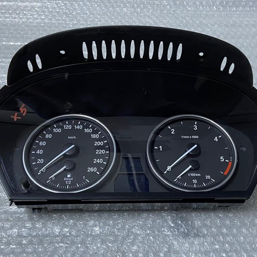 OEM BMW X5 E70 2009 Diesel Speedometer Cockpit Cluster 9218633
