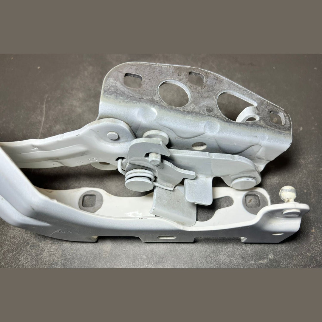 2015-2020 Mercedes-Benz E-Class W213 Front Right Side Bonnet Hinge A213 8800228