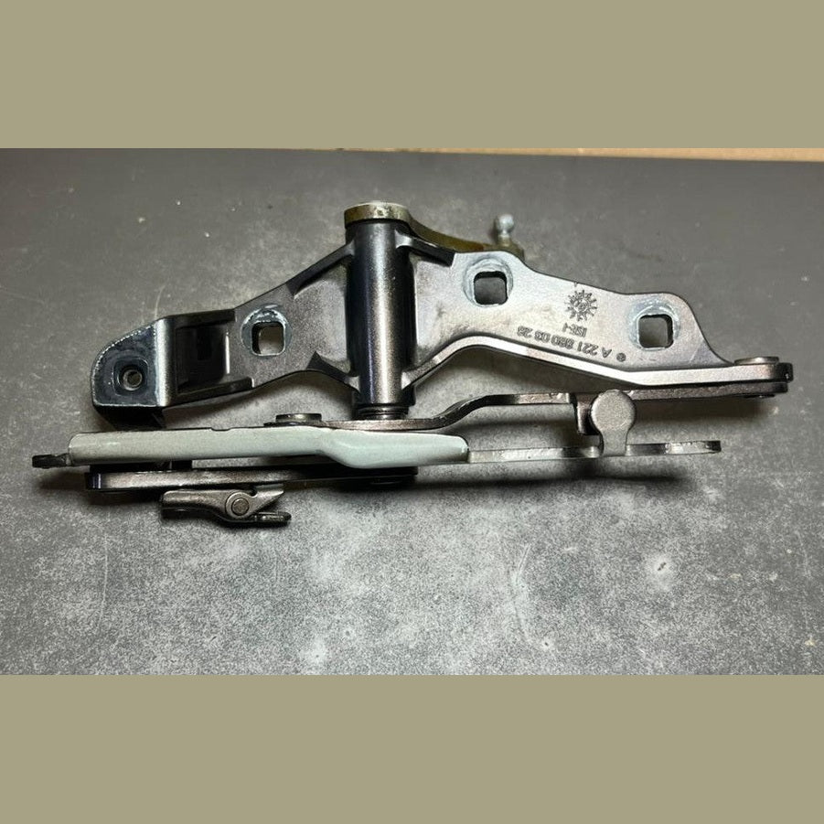 2007-2013 Mercedes-Benz S-Klasse W221 Motorhaubenscharnier vorne rechts A221 8800328