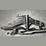 Bild in die Galerieansicht laden, 2007-2013 Mercedes-Benz S-Klasse W221 Motorhaubenscharnier vorne links A221 8800428