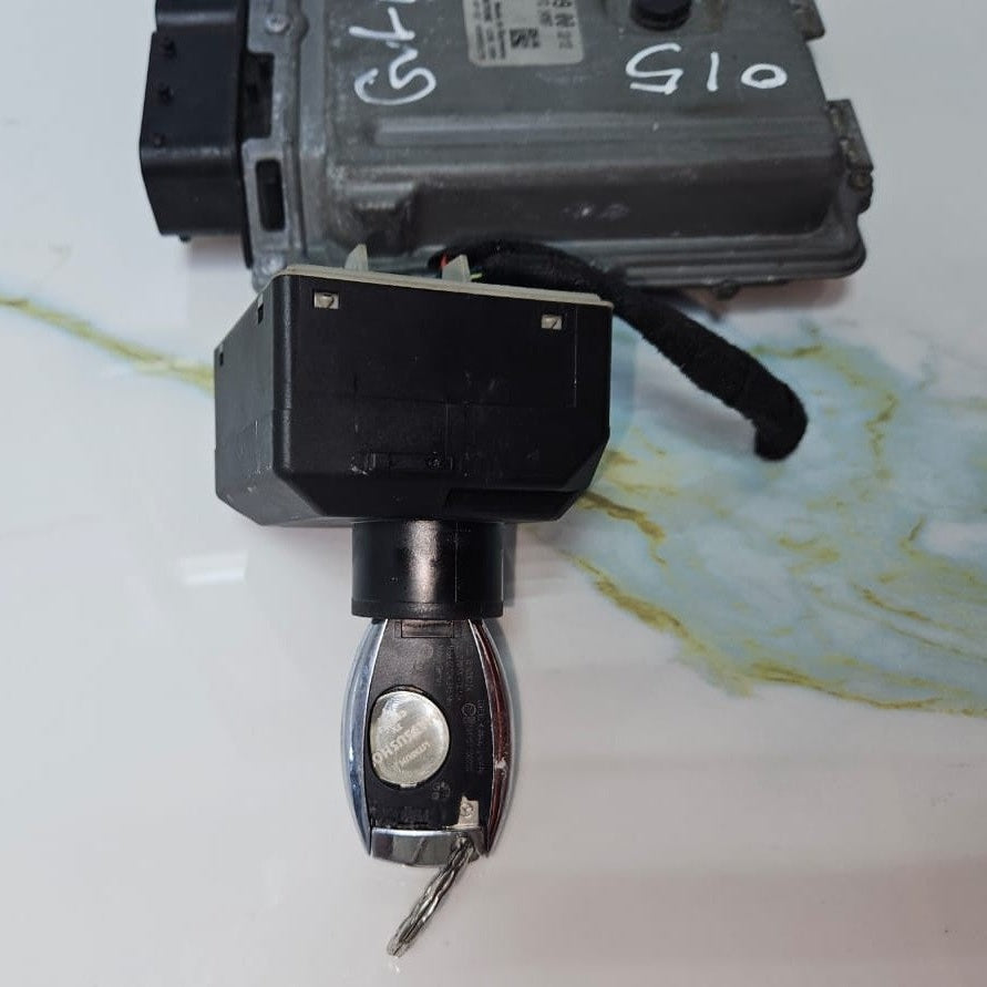 Mercedes W246 ECU Engine Control Module Ignition Key Switch Set A270 9000900 OEM