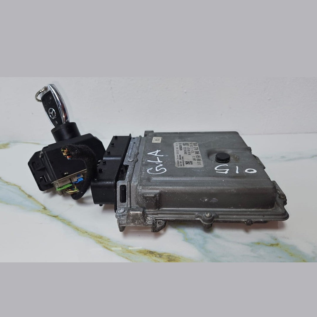 Mercedes W246 ECU Engine Control Module Ignition Key Switch Set A270 9000900 OEM