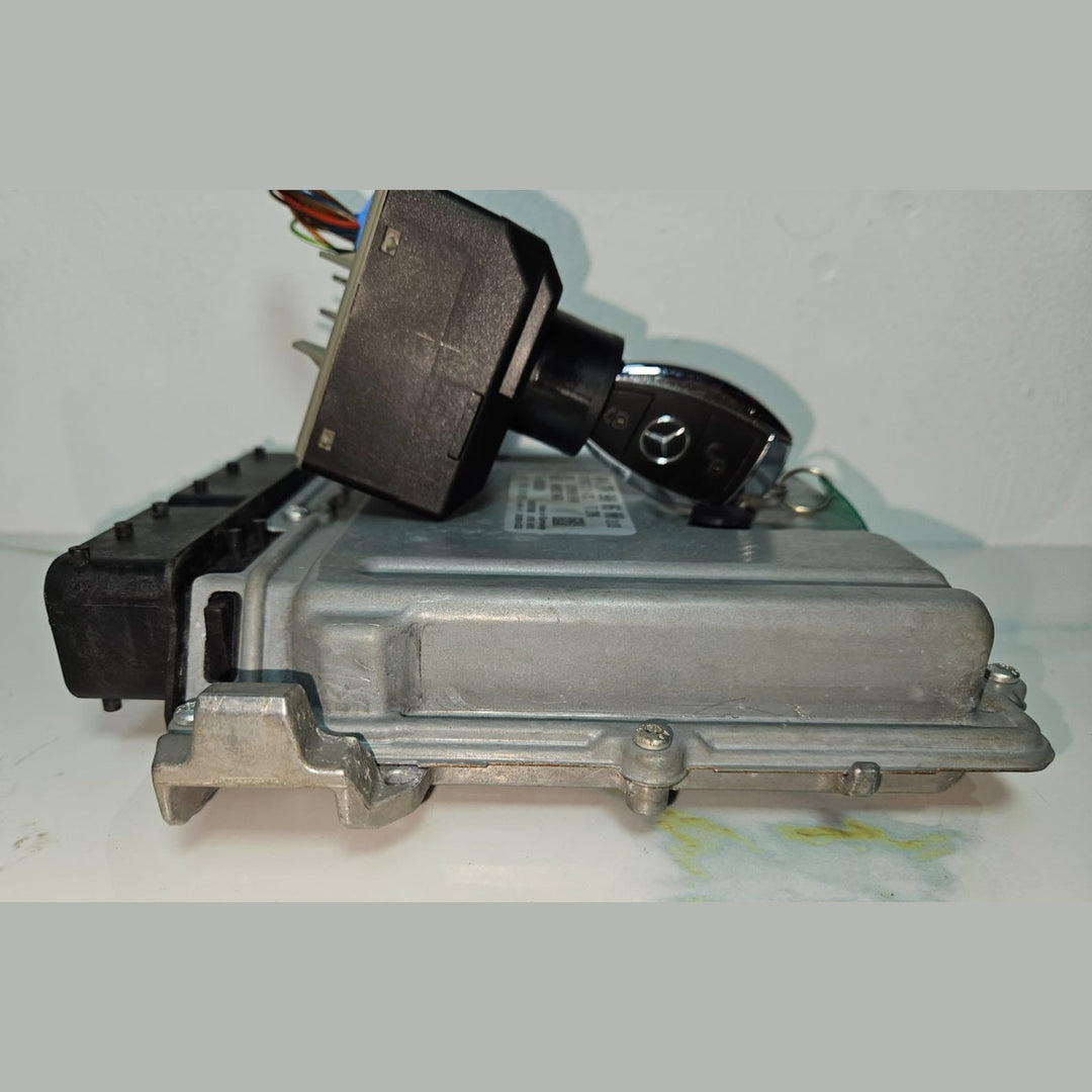 Mercedes CLA ECU Engine Control Module Ignition Key Switch Set A270 9000600 OEM