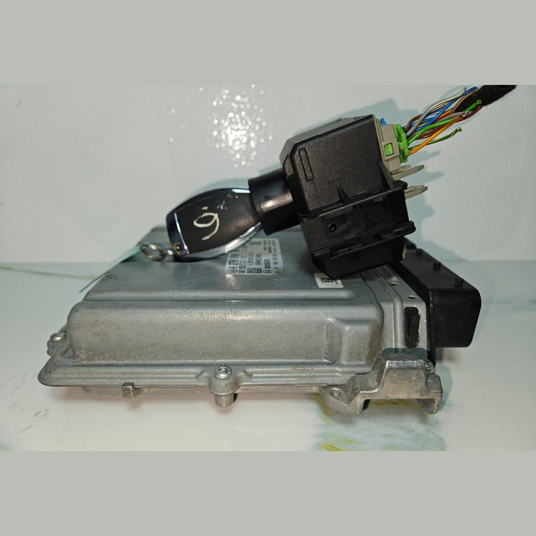Mercedes CLA ECU Engine Control Module Ignition Key Switch Set A270 9000600 OEM