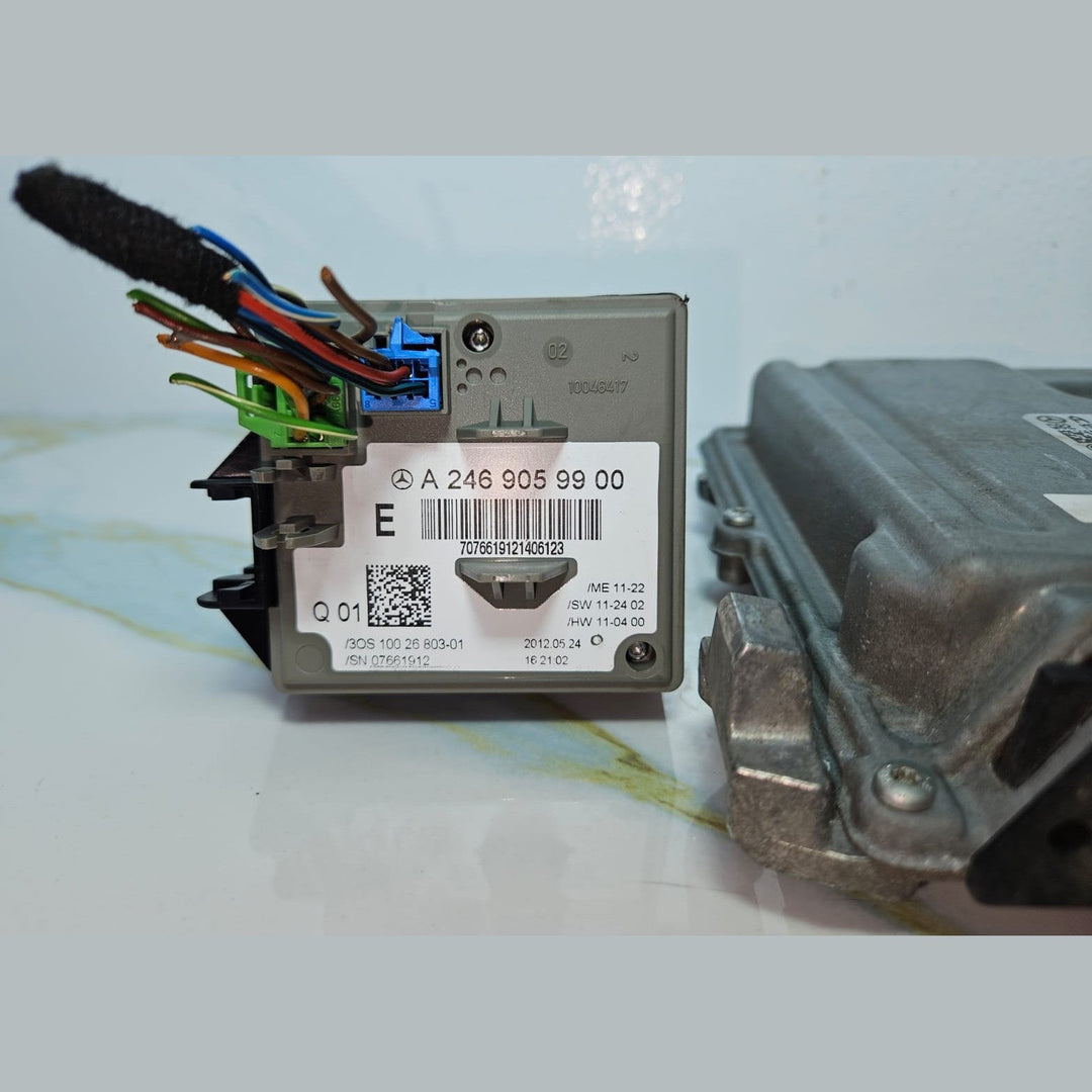 Mercedes CLA ECU Engine Control Module Ignition Key Switch Set A270 9000600 OEM