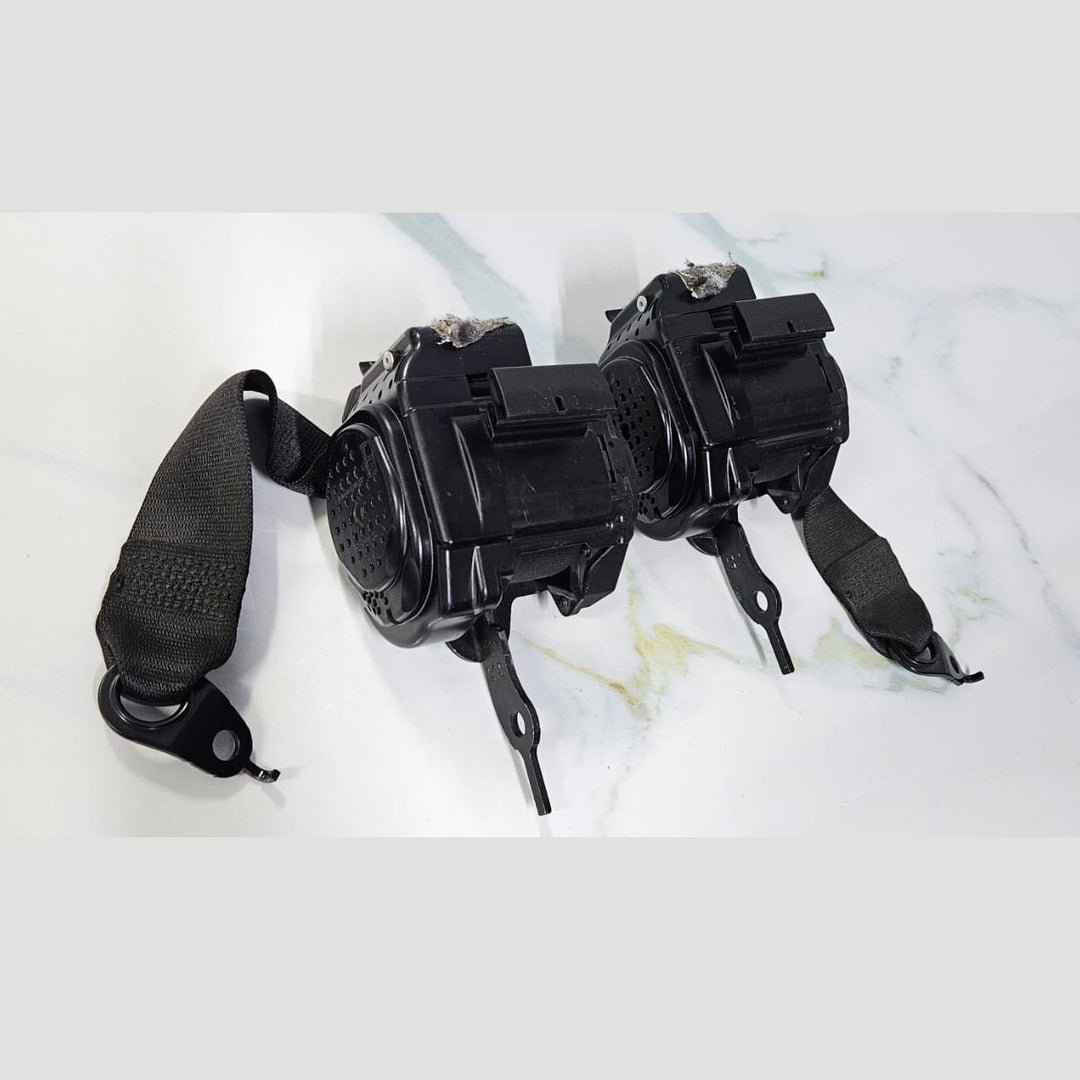 OEM BMW G11 G12 7 Series Upper Seat Belt rear outer upper strap 7434181-2 Nos