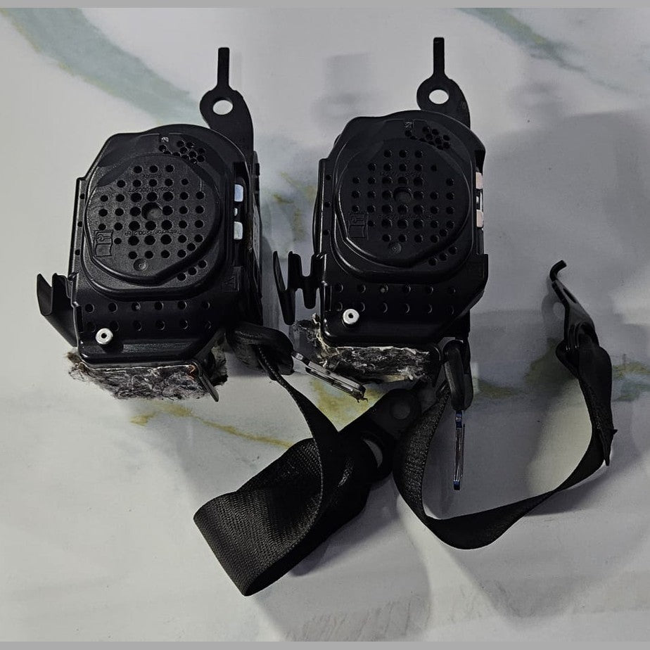 OEM BMW G11 G12 7 Series Upper Seat Belt rear outer upper strap 7434181-2 Nos