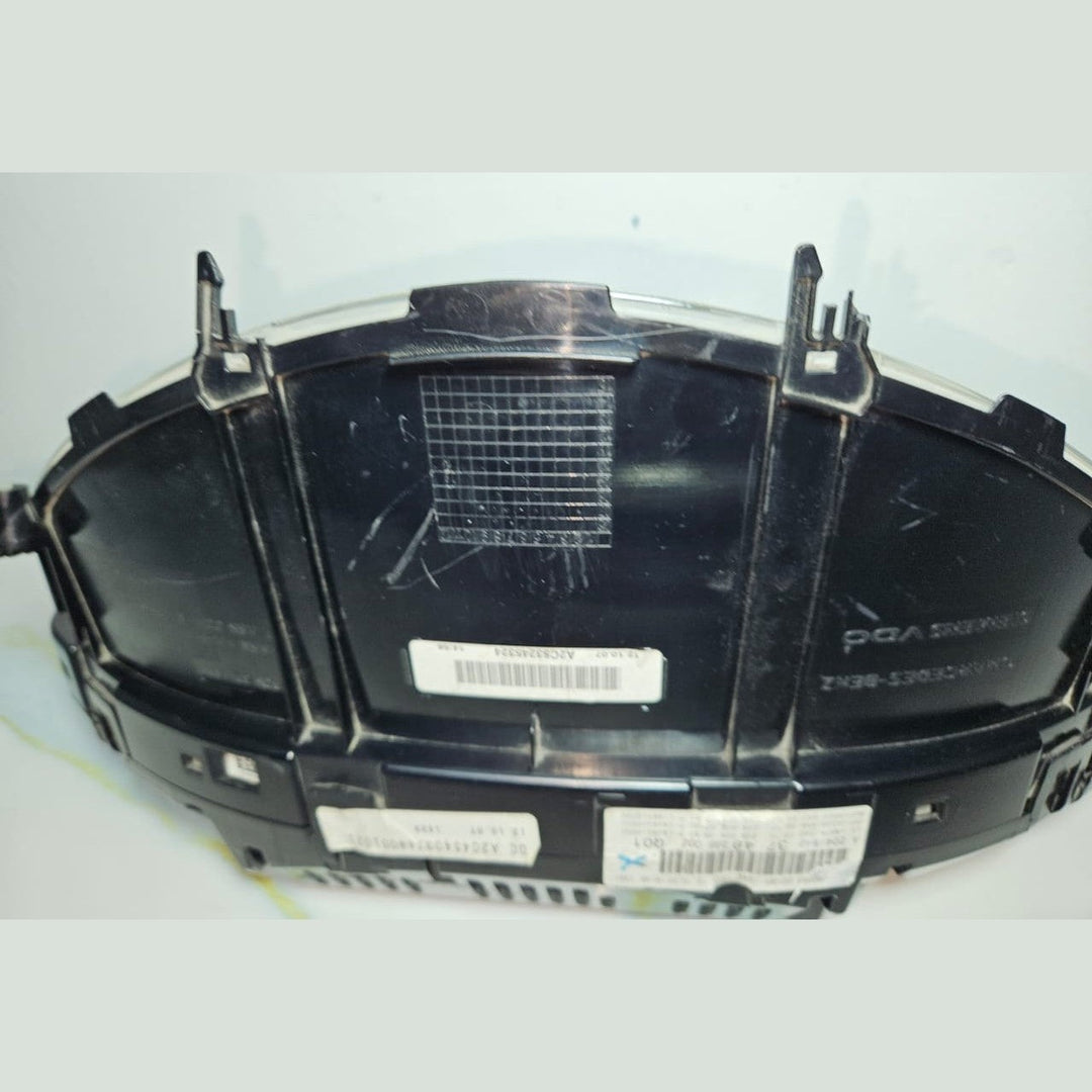 08-12 Mercedes-Benz W204 C-Class Instrument Cluster Speedometer A204 5403748 OEM
