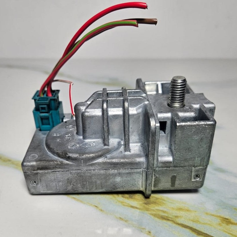 Mercedes-Benz C E W204 W207 W212 Steering Lock Module Control Unit A2049005912