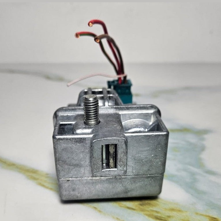 Mercedes-Benz C E W204 W207 W212 Steering Lock Module Control Unit A2049005912