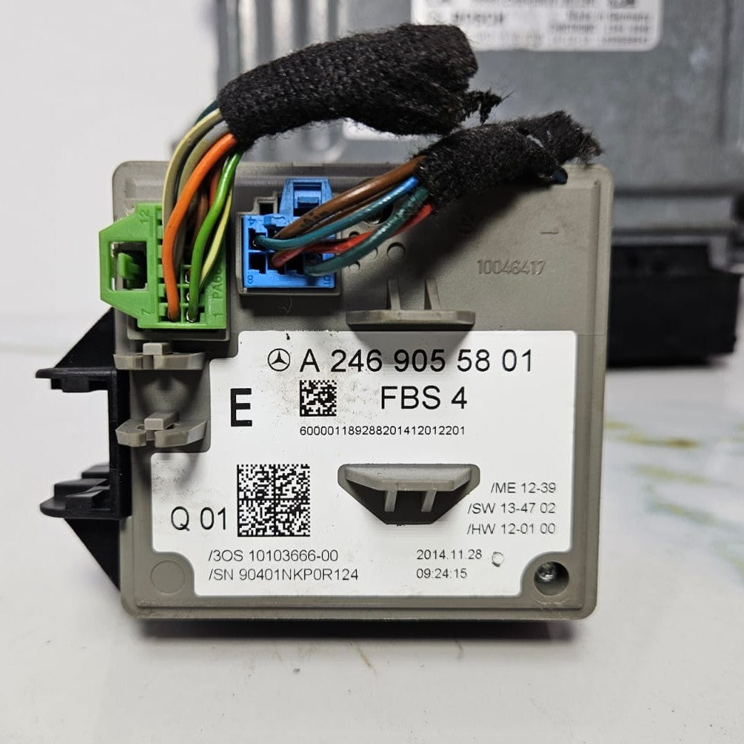 Mercedes CLA ECU Engine Control Module Ignition Key Switch Set A270 9002100 OEM