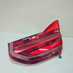 Bild in die Galerieansicht laden, OEM BMW 7 Series G11 G12 Tailgate Light Right Side 2583244