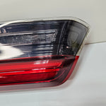 Bild in die Galerieansicht laden, 2019 BMW 3 Series G20, M3 G80, 330i, Rear Left Side Light Trunk Lid 7420455