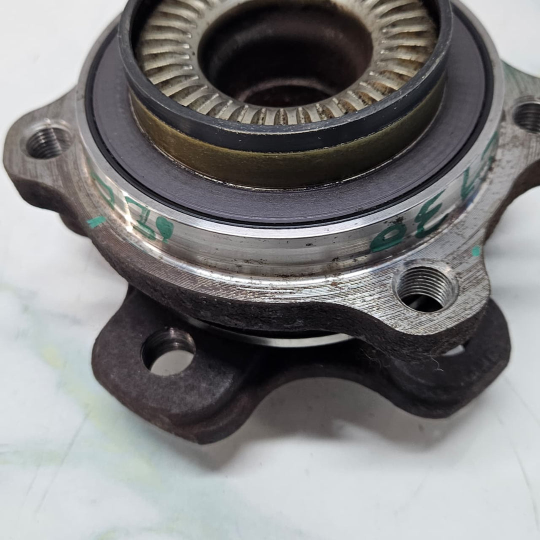 2017-2024 BMW X3 X4 G20 G21 G30 G31 Rear Wheel Bearing Hub 6869788