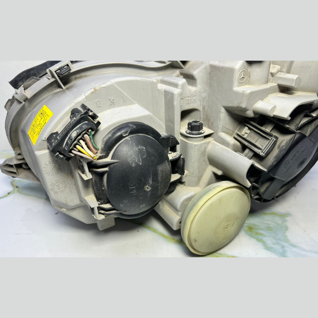 2001-02 Mercedes W203 C-Class Front Right Side Head light Headlamp A203 8200861