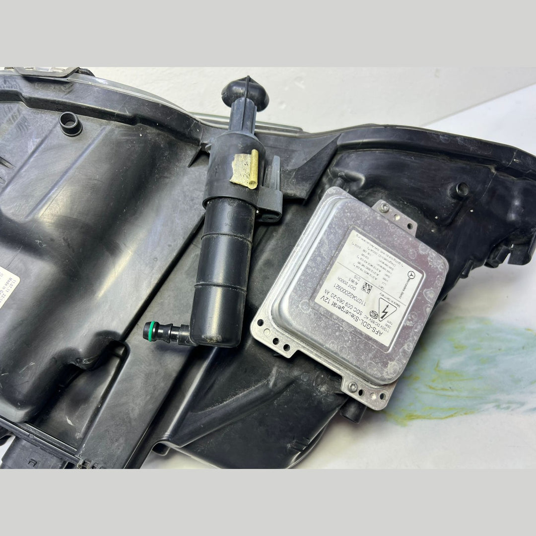 10-11 Mercedes W212 E-Class Front Right Side Head light Headlamp Xenon A212 8202059