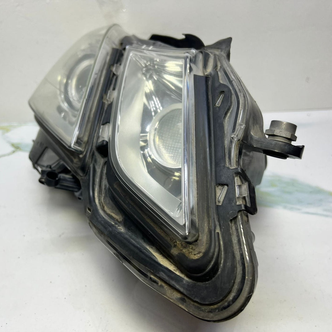 10-11 Mercedes W212 E-Class Front Right Side Head light Headlamp Xenon A212 8202059