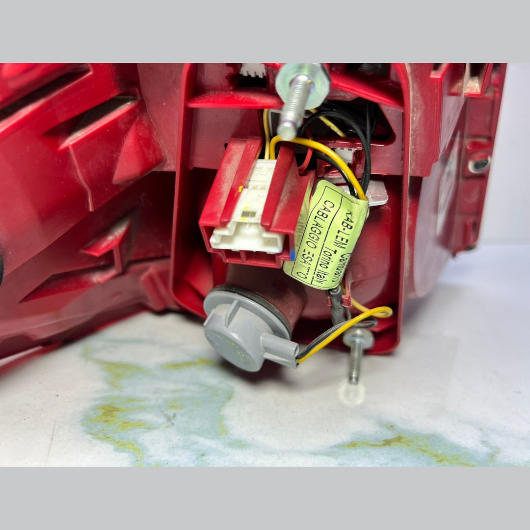 Mercedes W166 GL350 Rear Right Side LED Tail Light Brake Stop Lamp A166 9067601 OEM