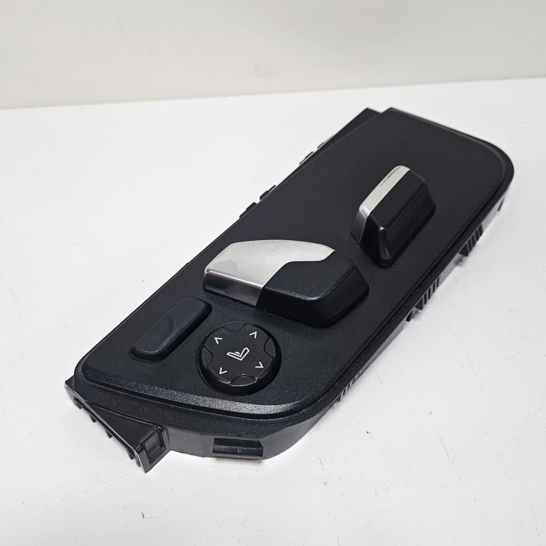 2018-2020 BMW 530i, 530e, 540i Seat Switch 9384918 USED