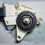 Bild in die Galerieansicht laden, 10-14 Mercedes-Benz W212 E-Class Window Motor Front Right Side A212 9066702 OEM
