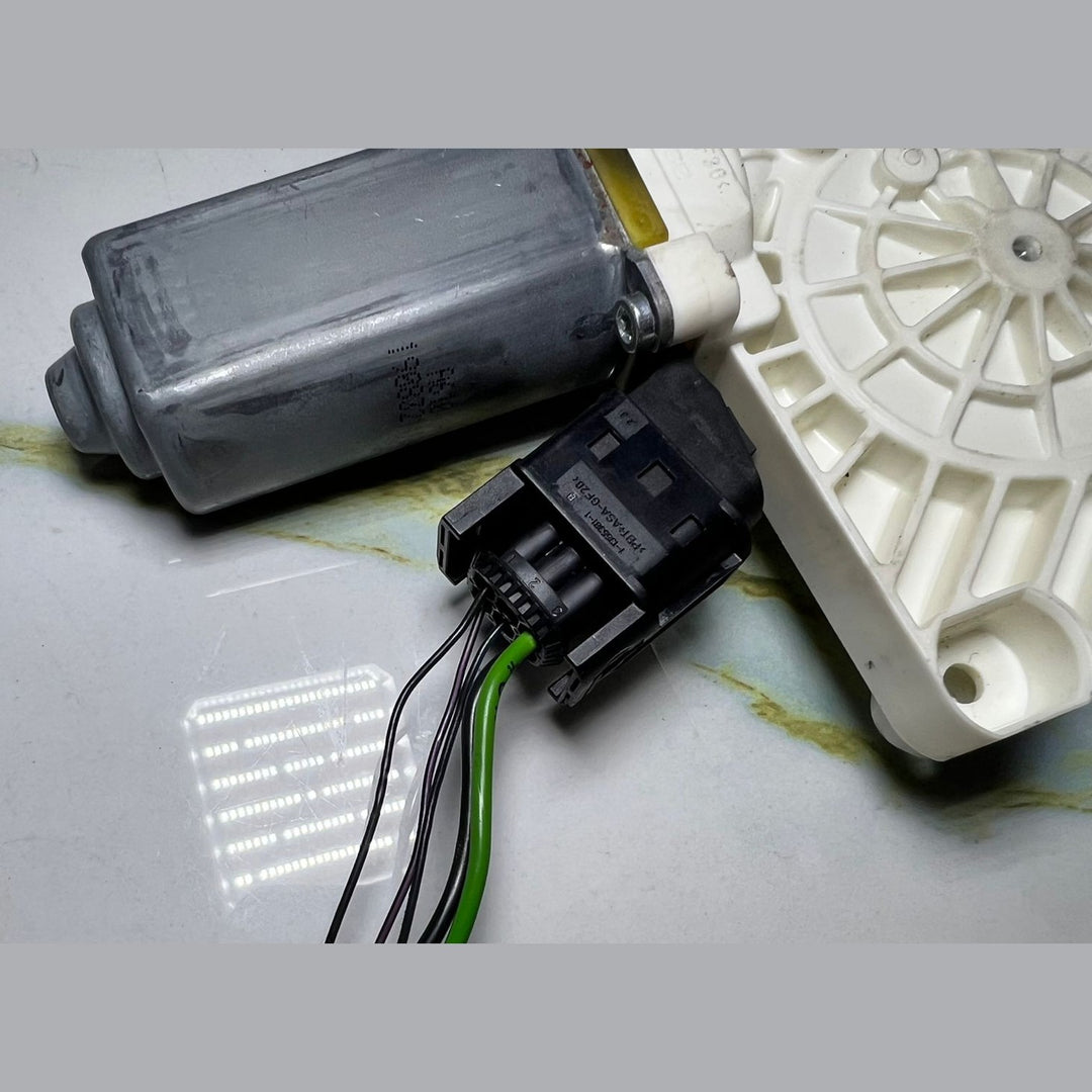 10-14 Mercedes-Benz W207 E-Class Window Motor Front Left Side A207 8200542 OEM