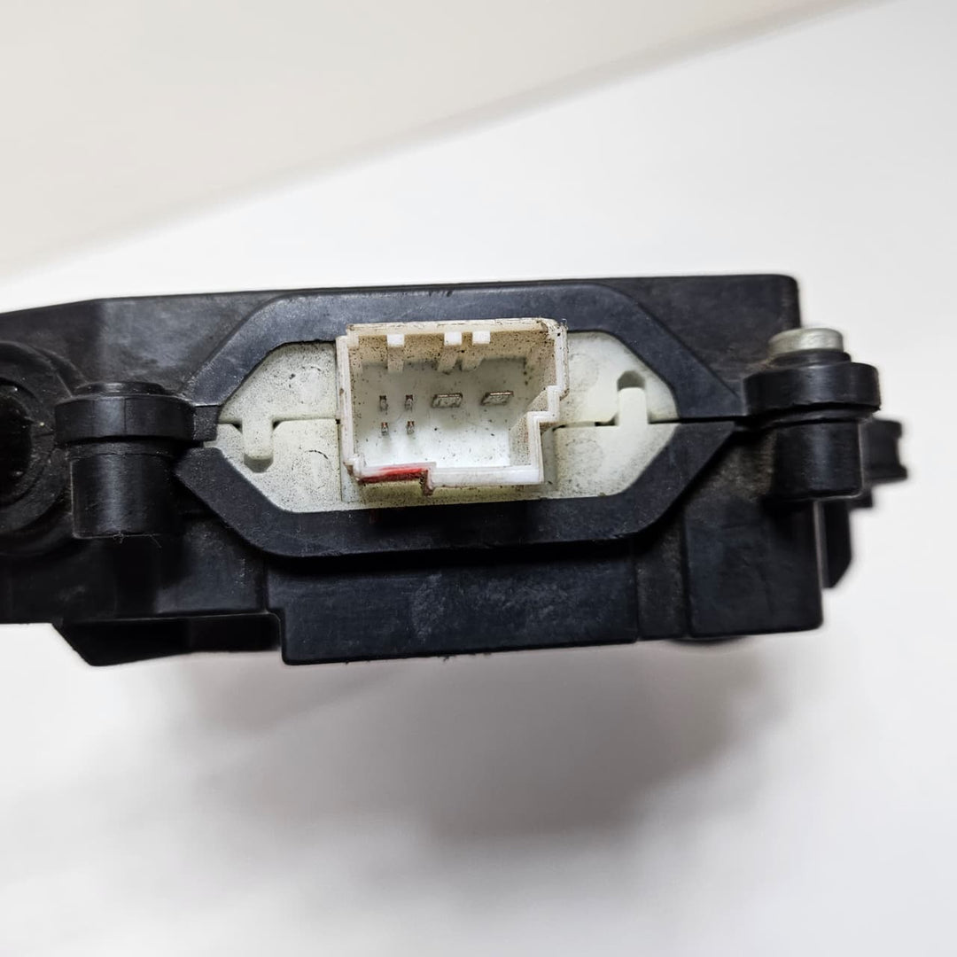 2010-2015 BMW 550i GT Trunk Lid Lock Motor 7155158 USED