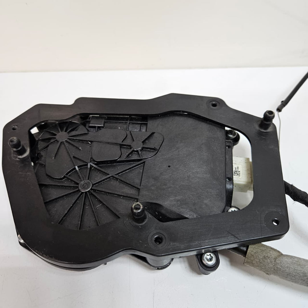 2010-2015 BMW 5 Series F07 GT 528i Trunk Lid Lock Actuator 7330648 USED