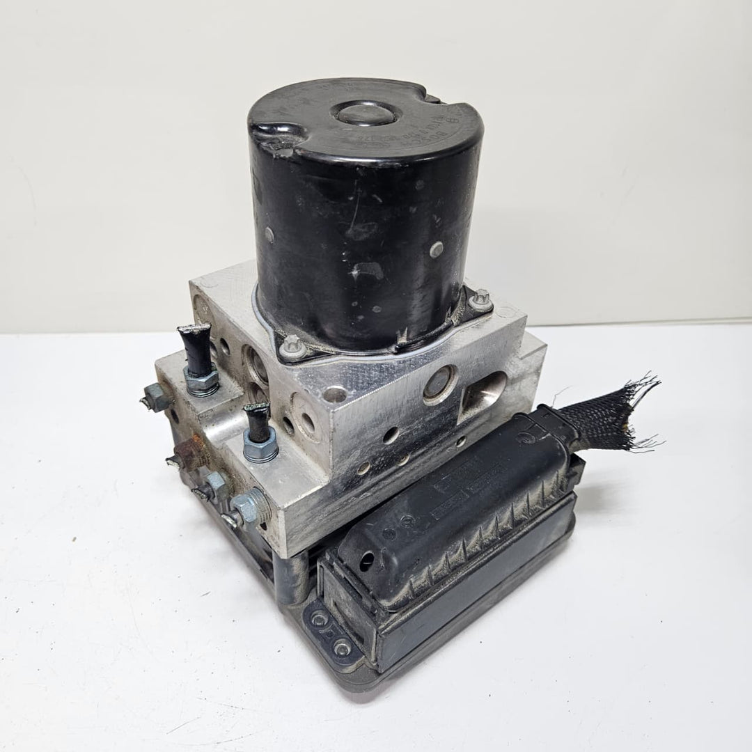 2010-2015 BMW 5 7 Series F01 F02 F07 Gran Turismo 740i ABS Pump 6795069 USED