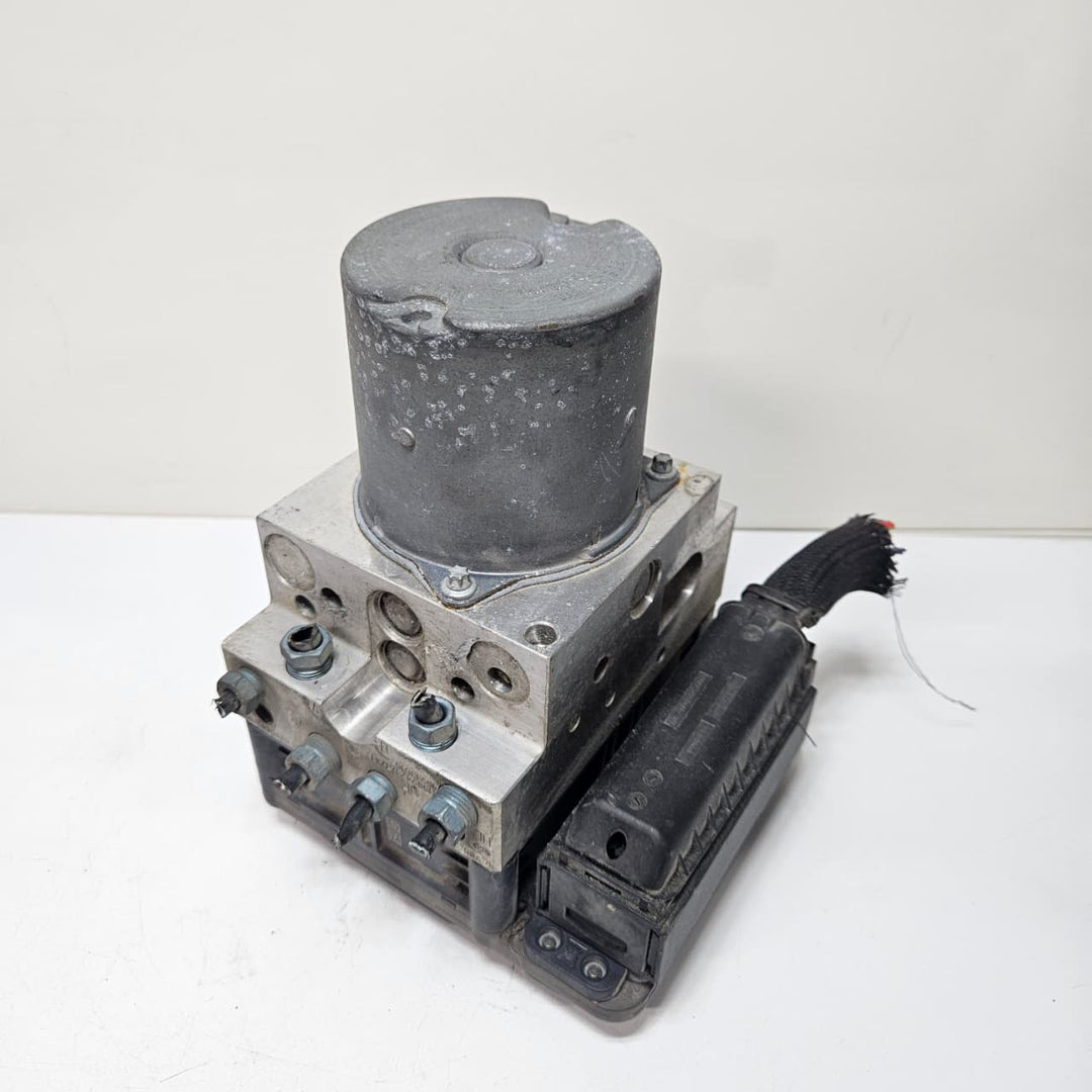 2011-2016 BMW 7 Series 5 GT F07 F01 F02 F03 F04 ABS Pump Module 6851382 USED