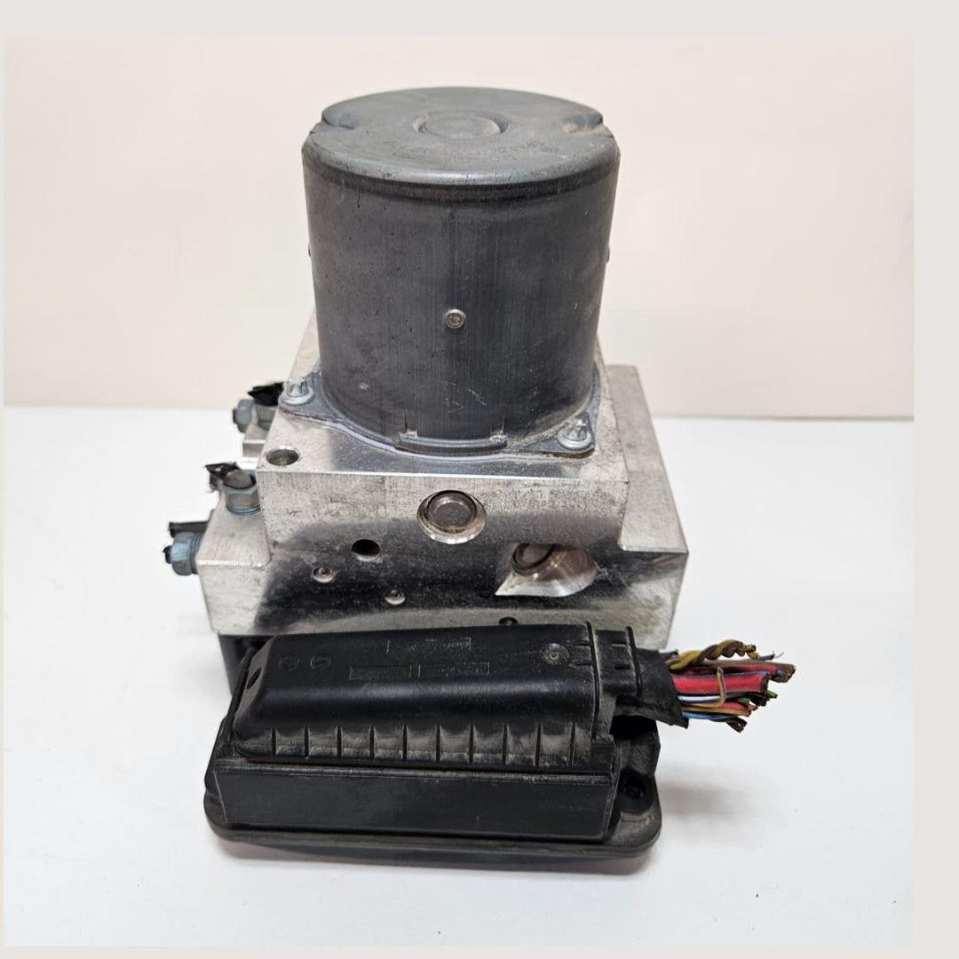 OEM BMW 5 Series E39 F10 F11 ABS Pump 6797040 USED