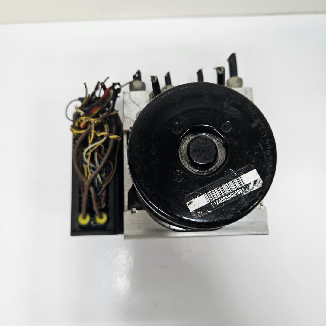 2009-2013 BMW 3 Series E90 E91 E92 E93 328i ABS Brake Pump Module 6789304