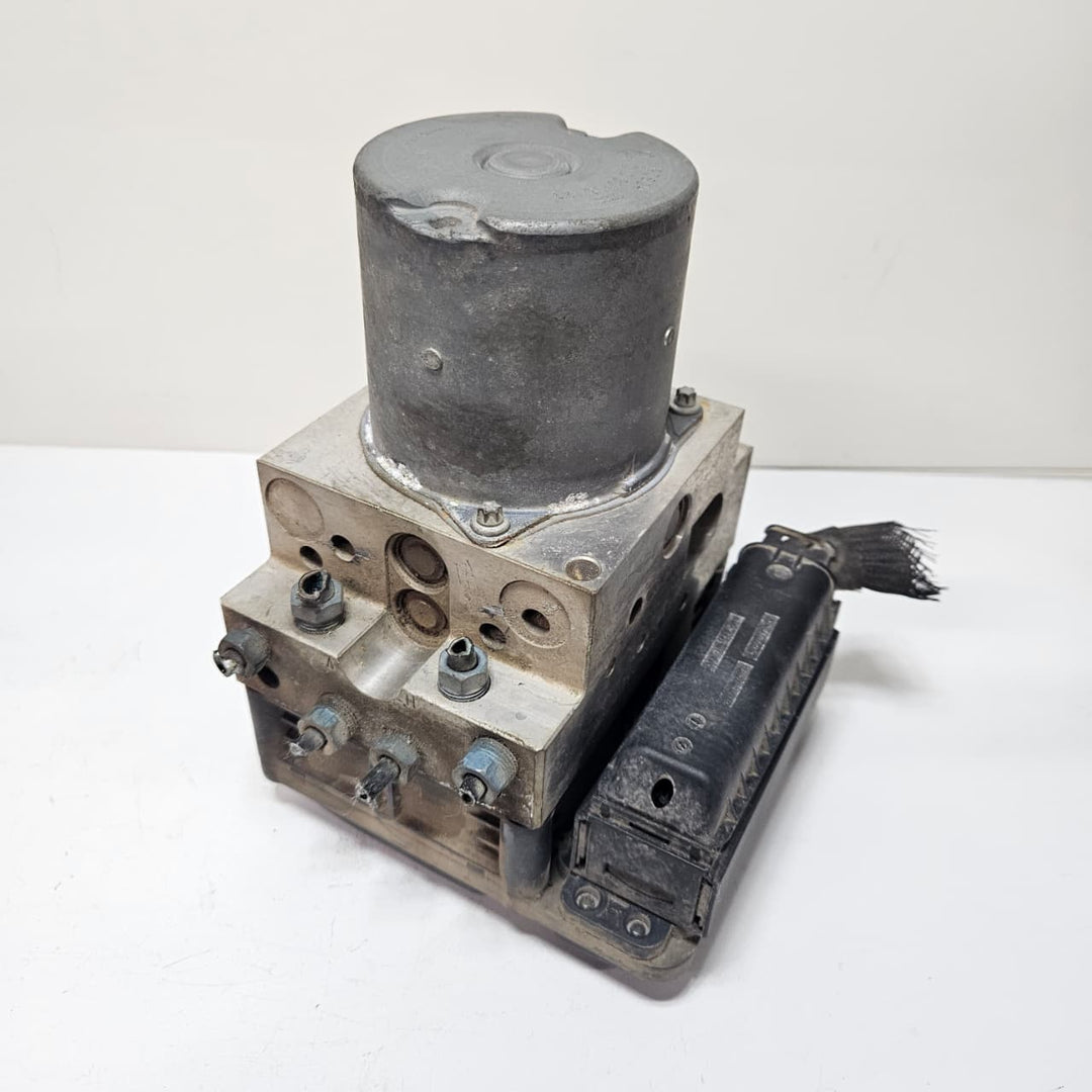 BMW 5 7 Series F01 F02 ABS Anti-Lock Brake Pump Module 6799048 USED